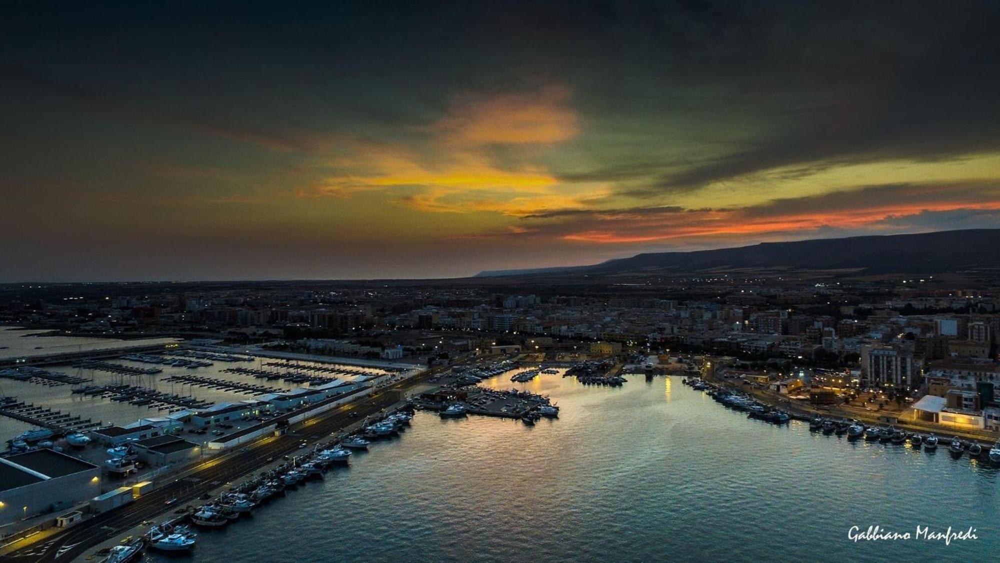 Ca Del Centro Aparthotel Manfredonia Bagian luar foto